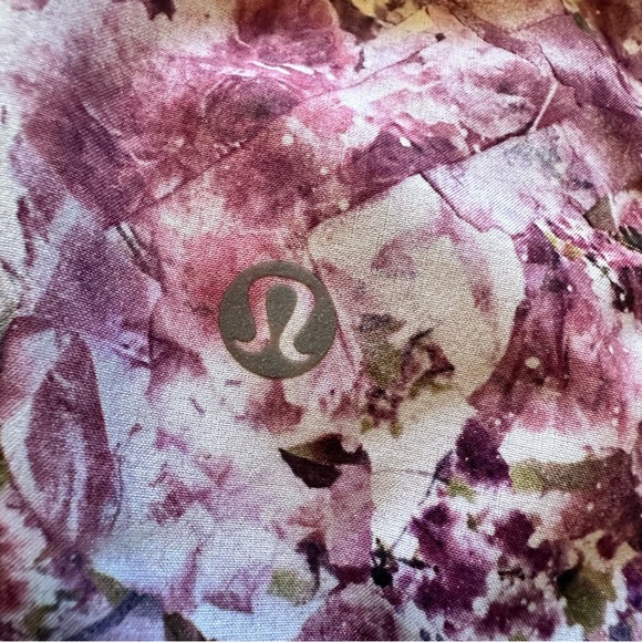 Lululemon Tracker High Waisted Short Pink Floral Multi Size 4 - Picture 6 of 8